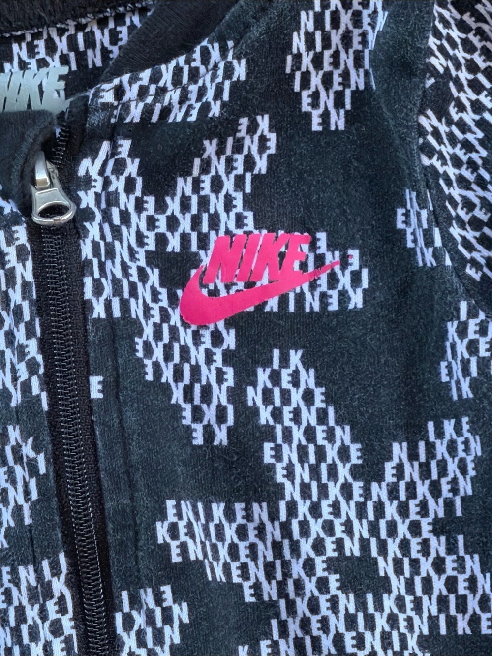 Nike Daisy Footed Coverall for baby girls - Picture 2 of 6
